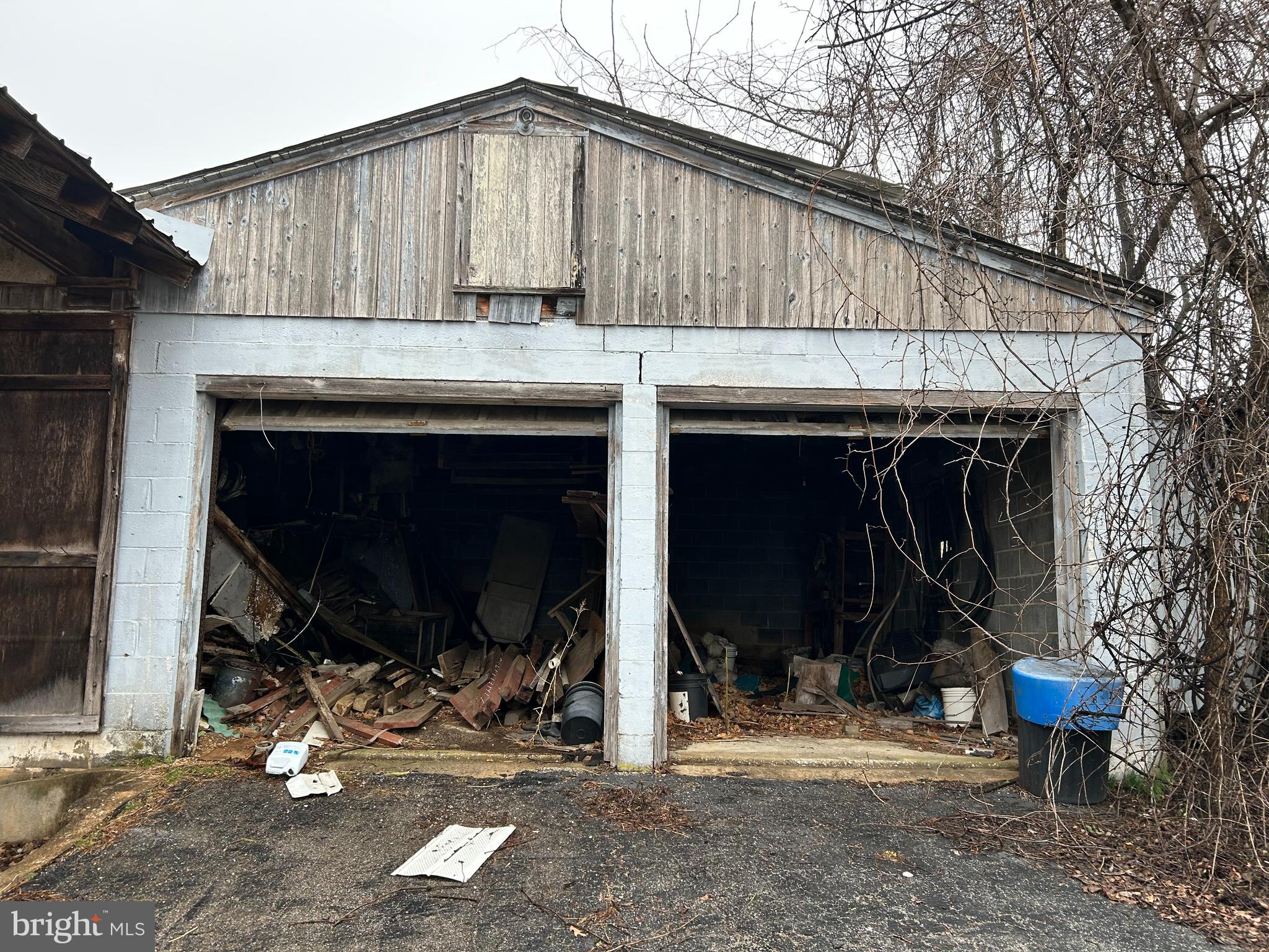 651 COUNTRY CLUB ROAD