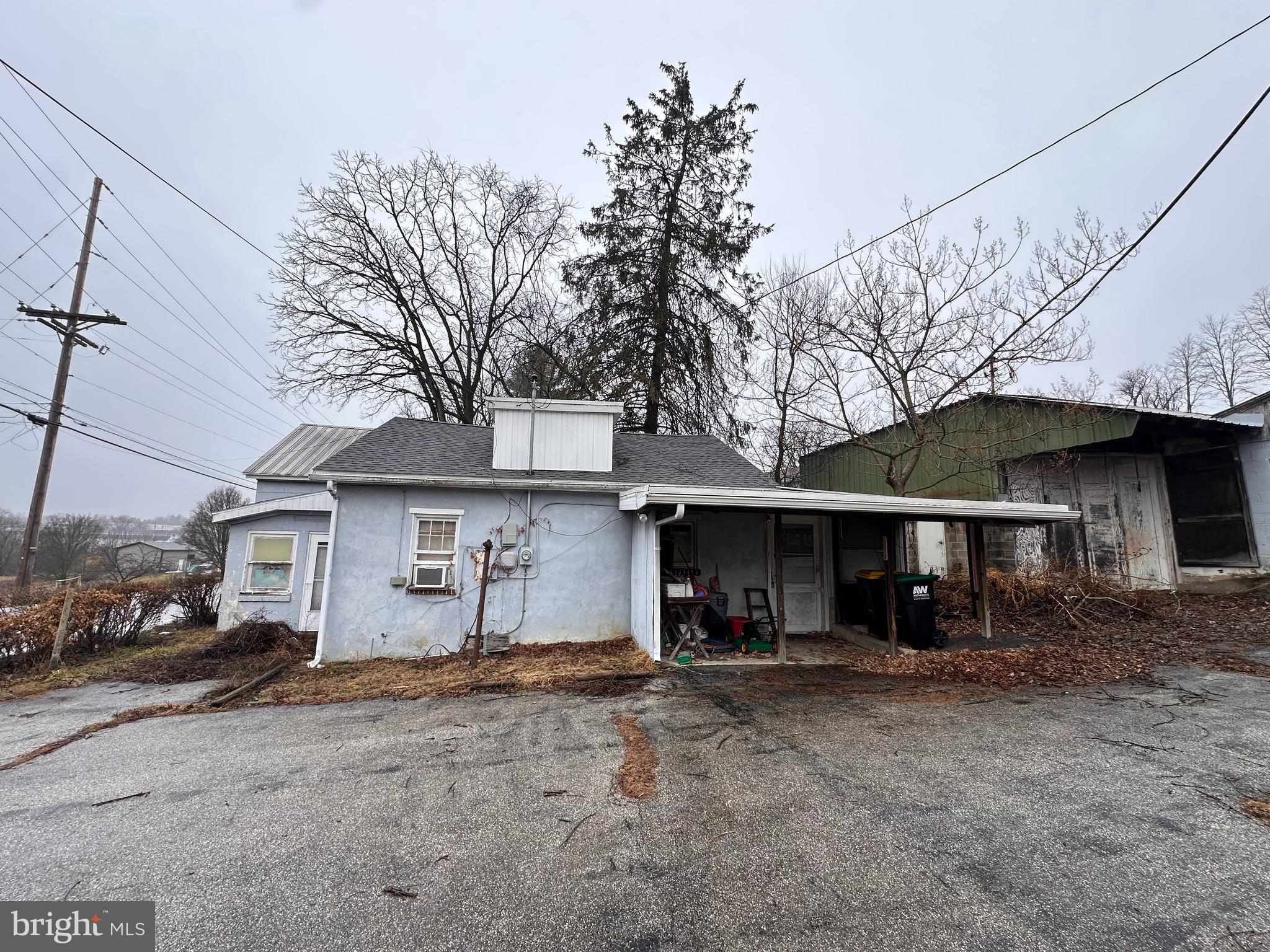 651 COUNTRY CLUB ROAD