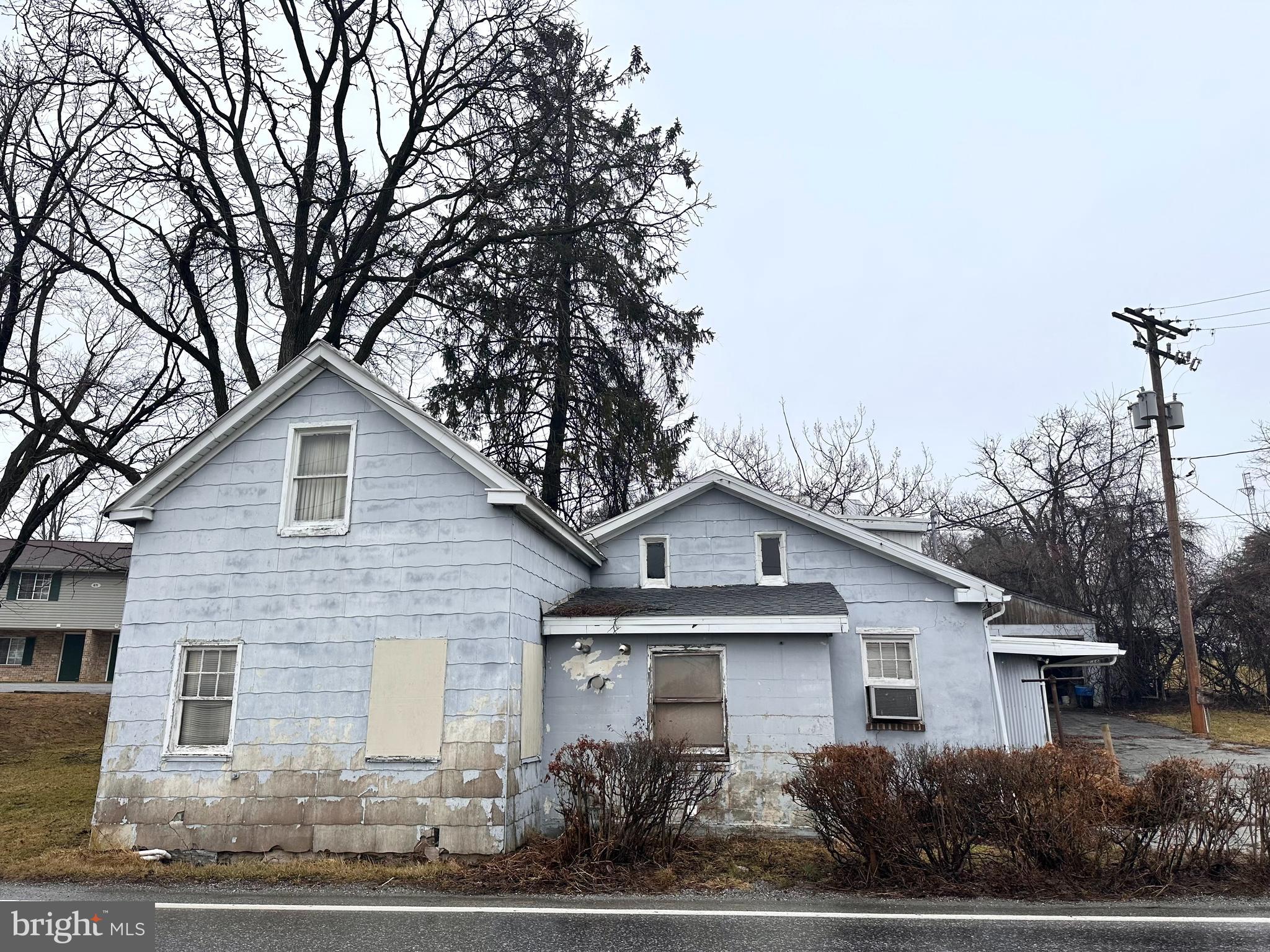 651 COUNTRY CLUB ROAD