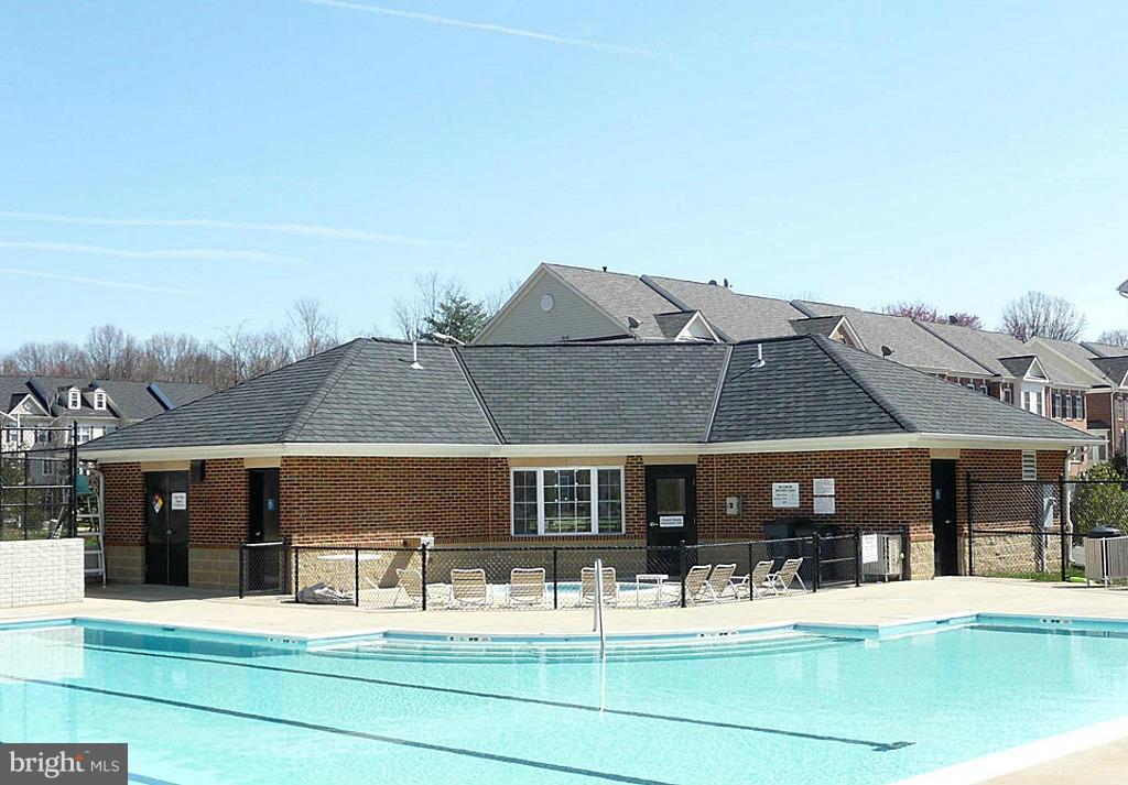 GROVE AT HUNTLEY MEADOWS - Residential Lease