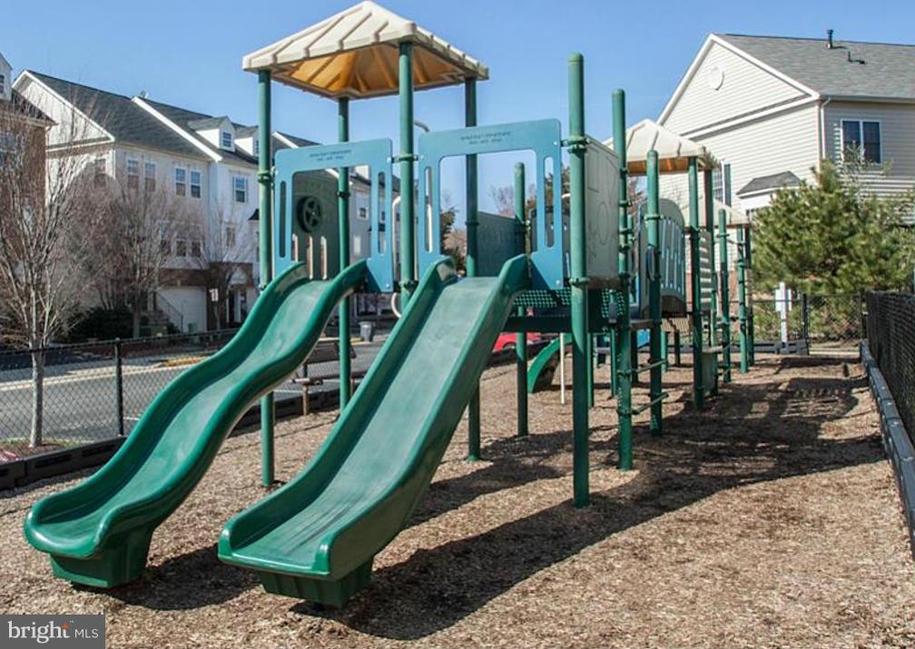 GROVE AT HUNTLEY MEADOWS - Residential Lease