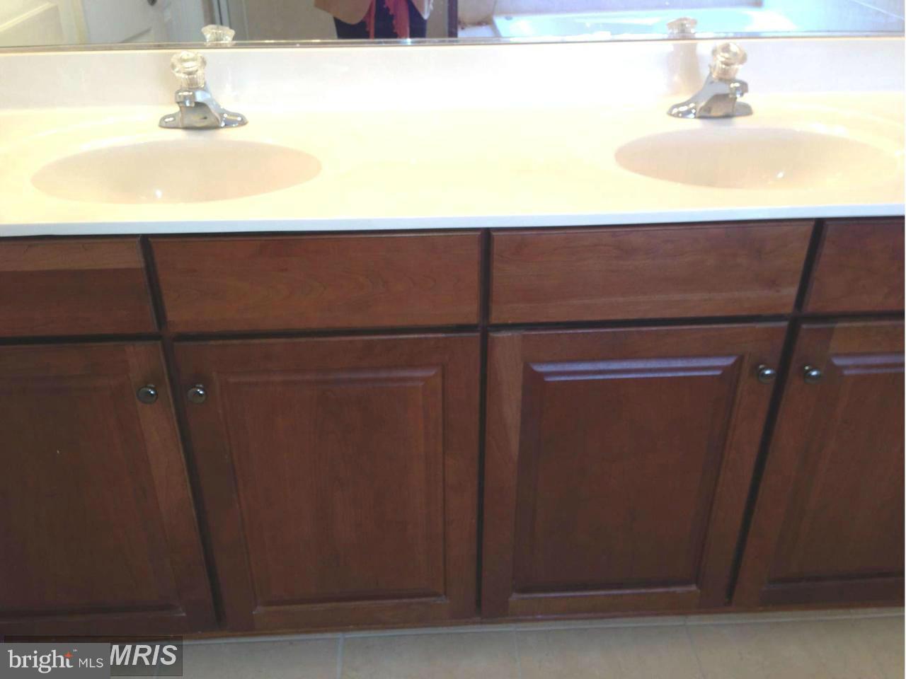 GROVE AT HUNTLEY MEADOWS - Residential Lease