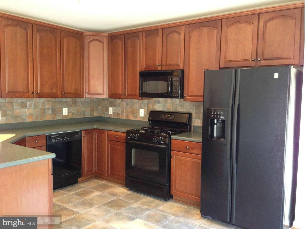 GROVE AT HUNTLEY MEADOWS - Residential Lease