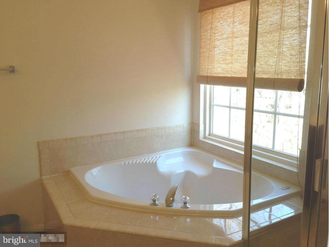 GROVE AT HUNTLEY MEADOWS - Residential Lease