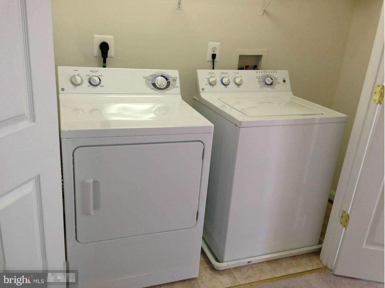 GROVE AT HUNTLEY MEADOWS - Residential Lease