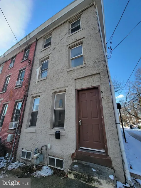 613 Walnut Street, Norristown, PA 19401 - MLS#: PAMC2139956