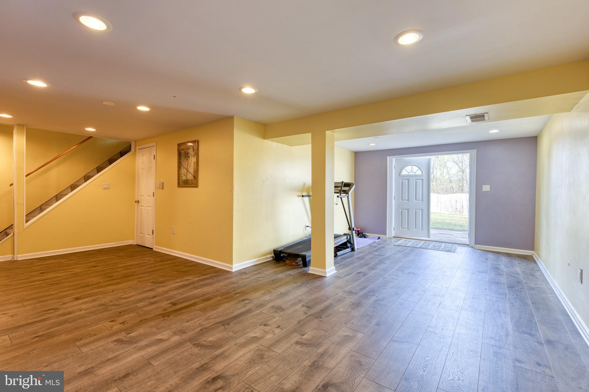 EDGEWATER VILLAGE - Residential