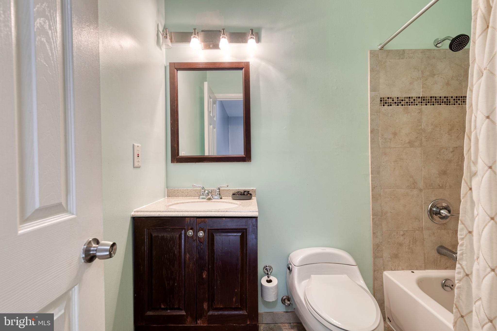 EDGEWATER VILLAGE - Residential