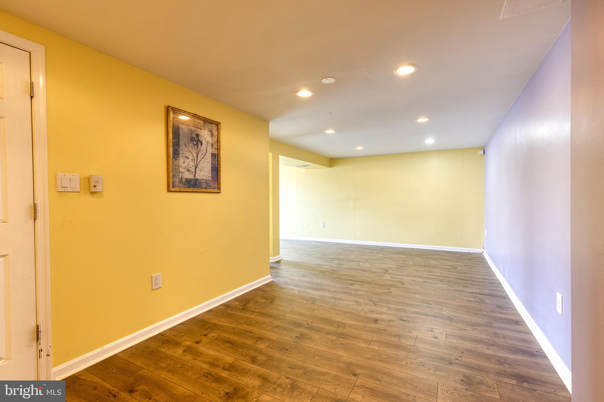 EDGEWATER VILLAGE - Residential