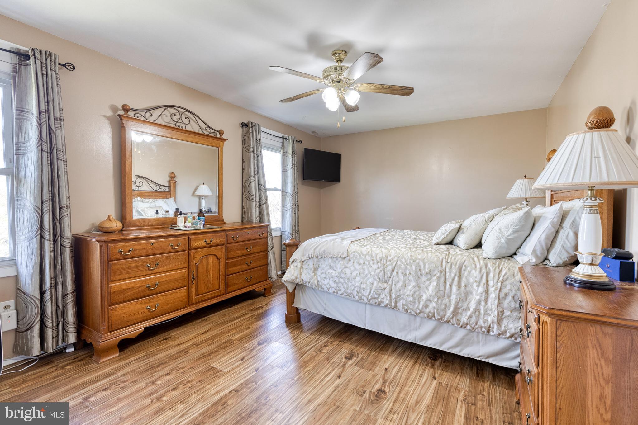 EDGEWATER VILLAGE - Residential