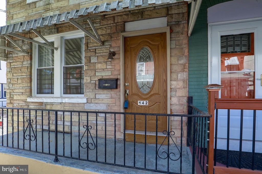 Photo of 142 OLD DORWART ST, LANCASTER, PA 17603 (MLS # PALA2039538)