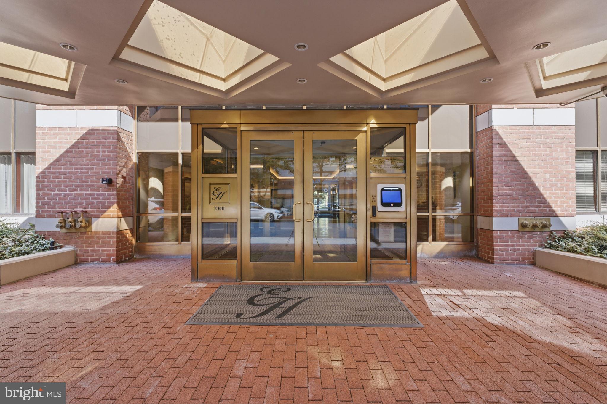 2301 N N STREET NW 302