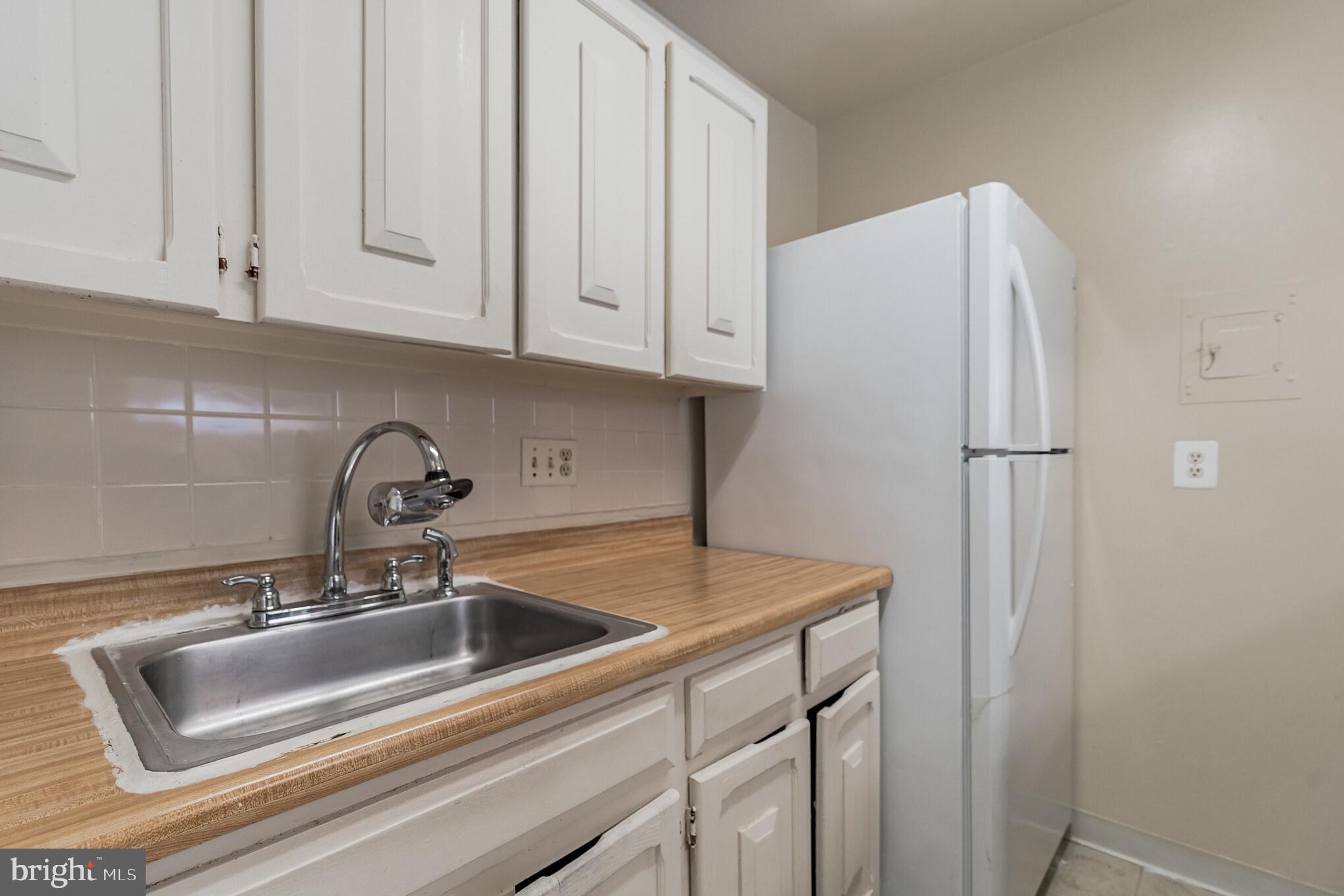 YORKTOWNE SQUARE - Residential