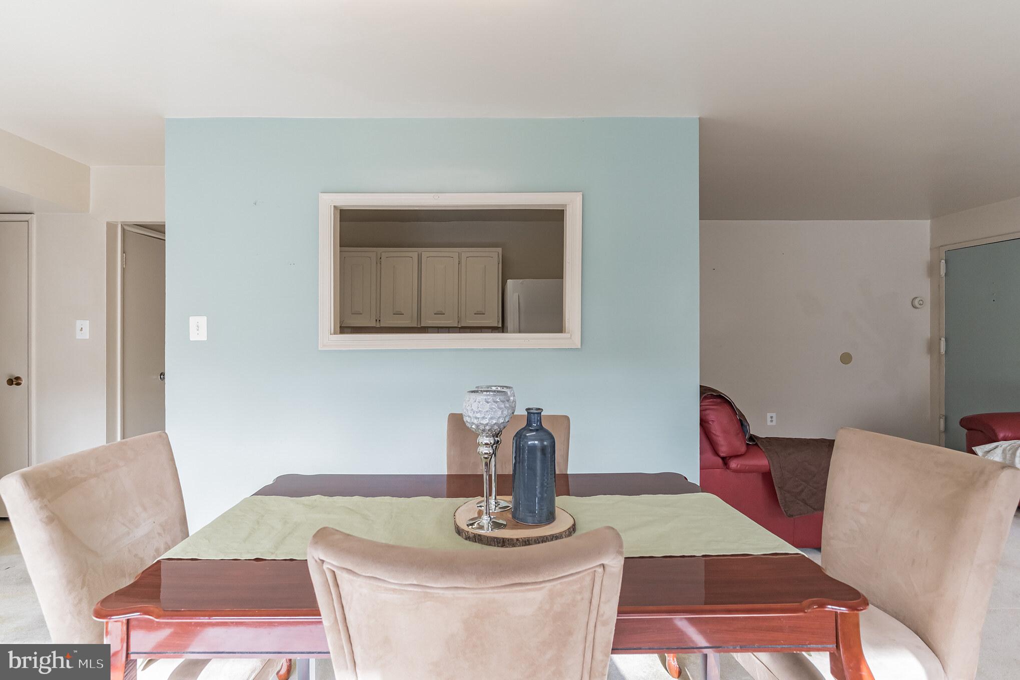 YORKTOWNE SQUARE - Residential