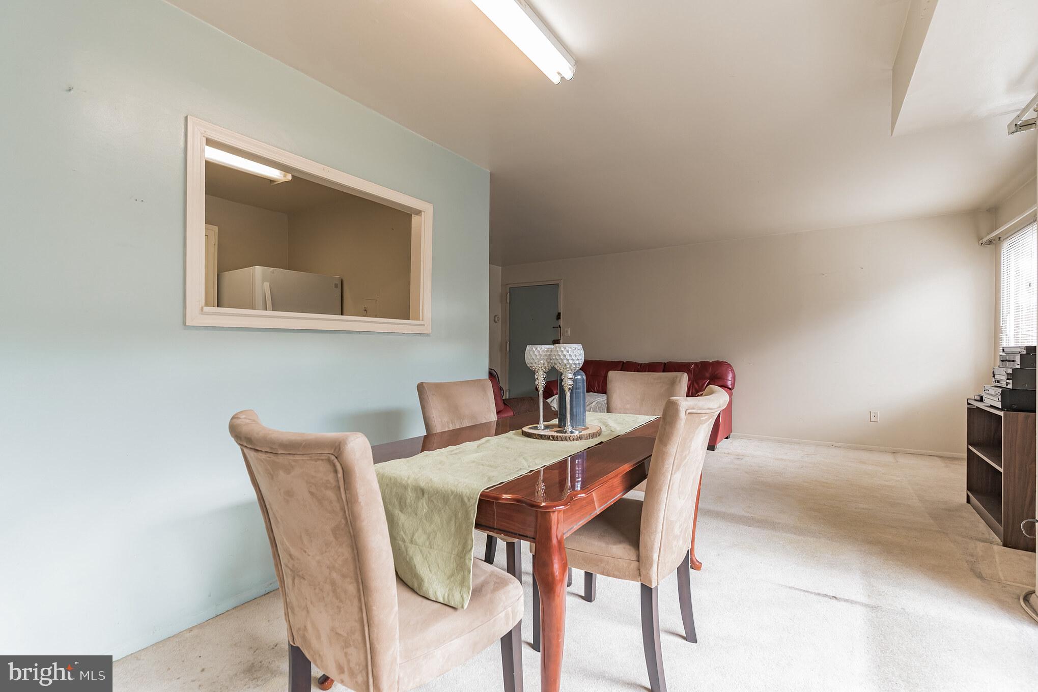 YORKTOWNE SQUARE - Residential