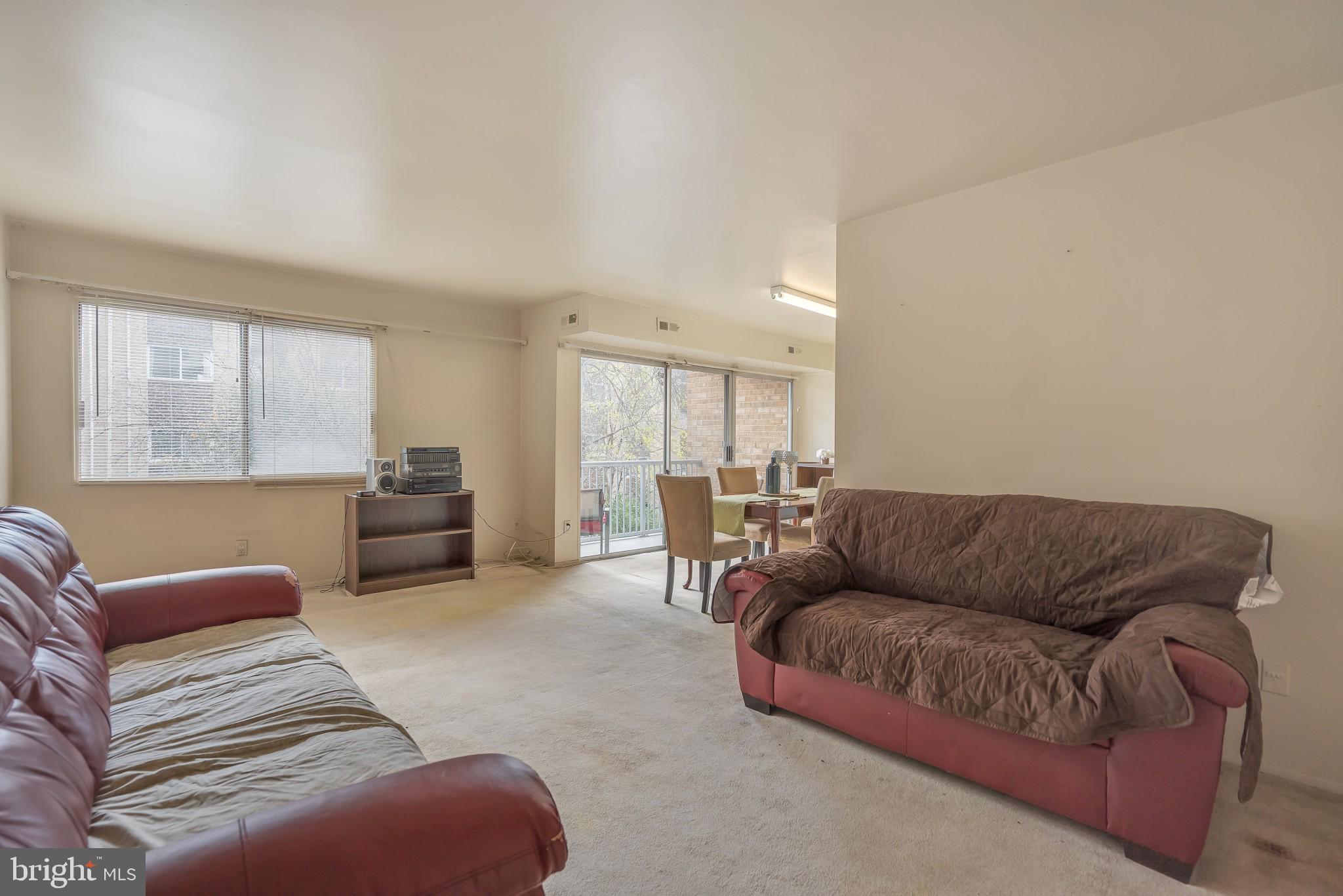 YORKTOWNE SQUARE - Residential