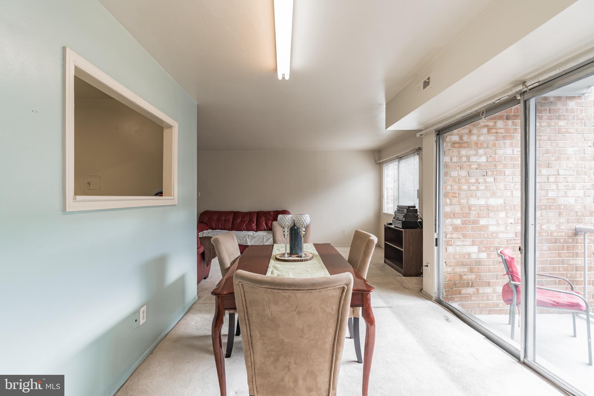 YORKTOWNE SQUARE - Residential