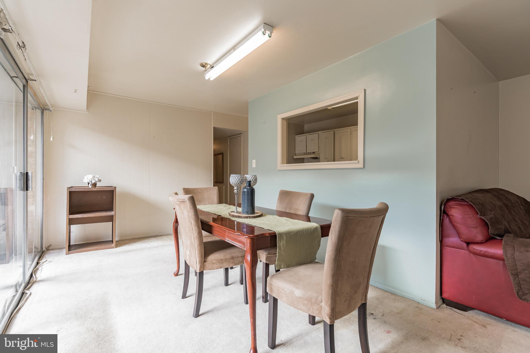 YORKTOWNE SQUARE - Residential