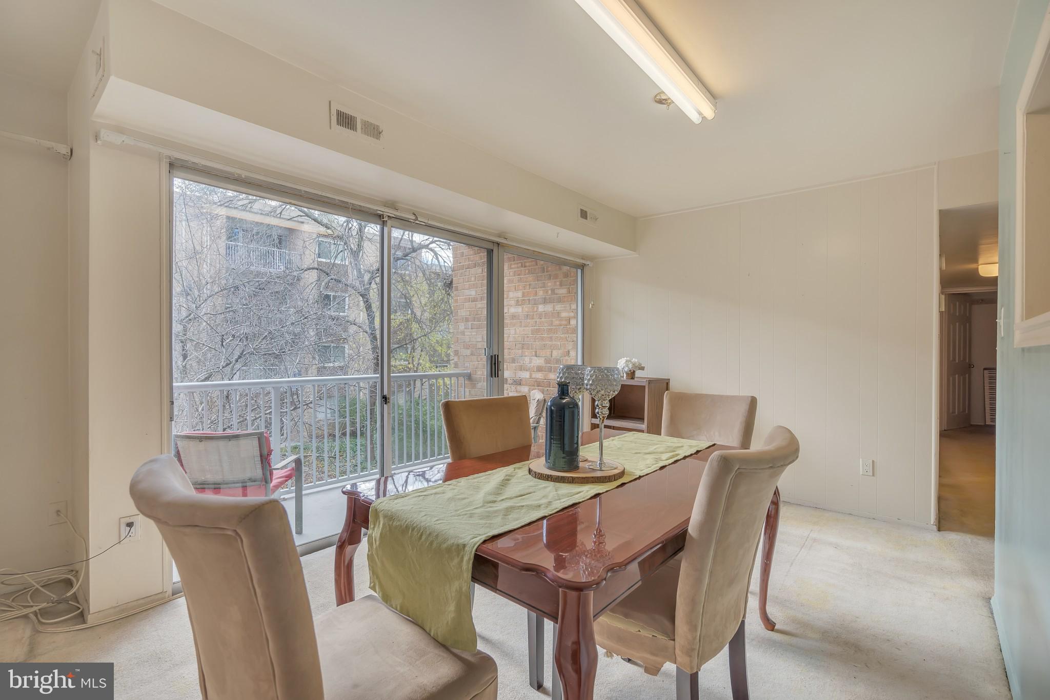 YORKTOWNE SQUARE - Residential