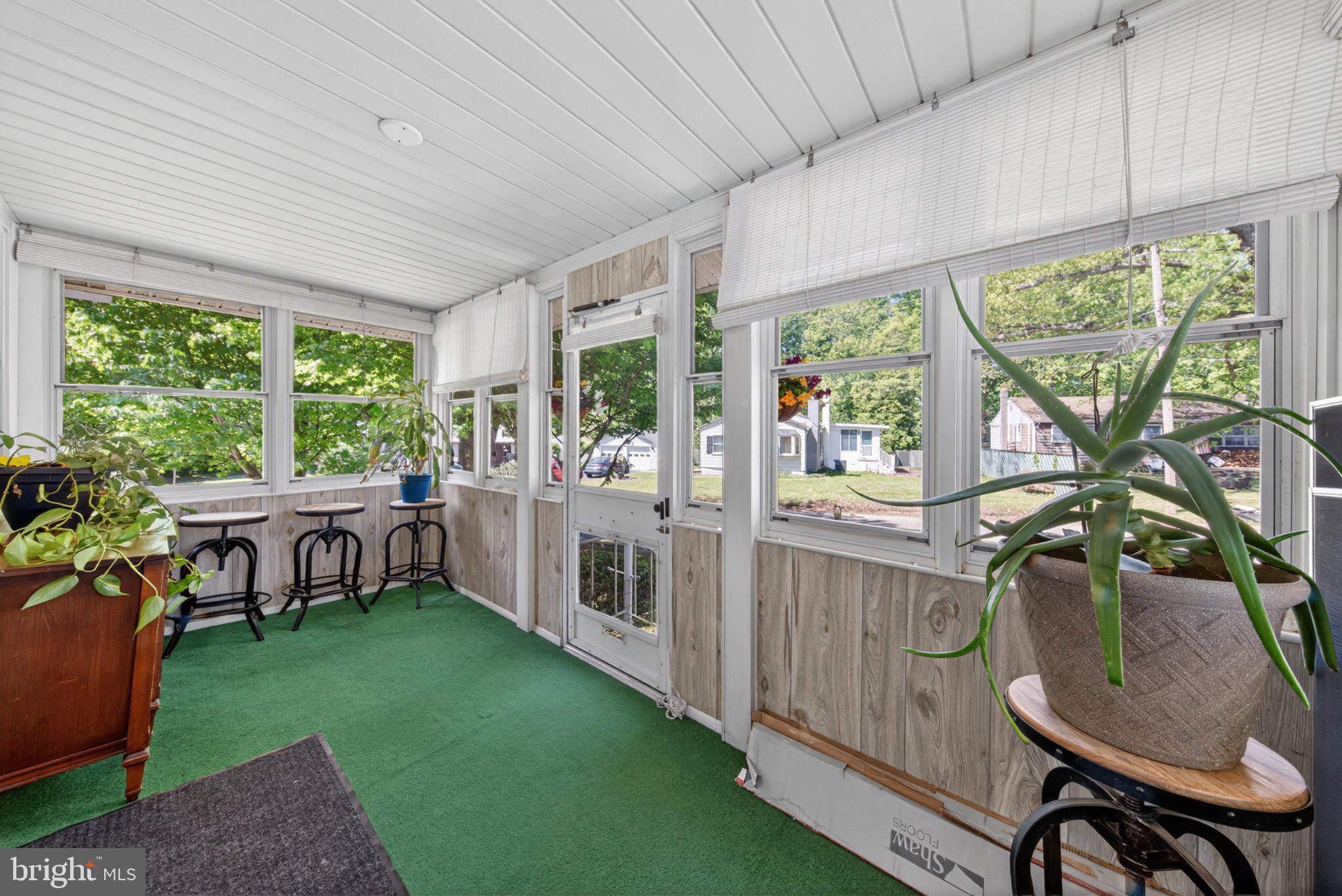 803 WOODLAND AVENUE