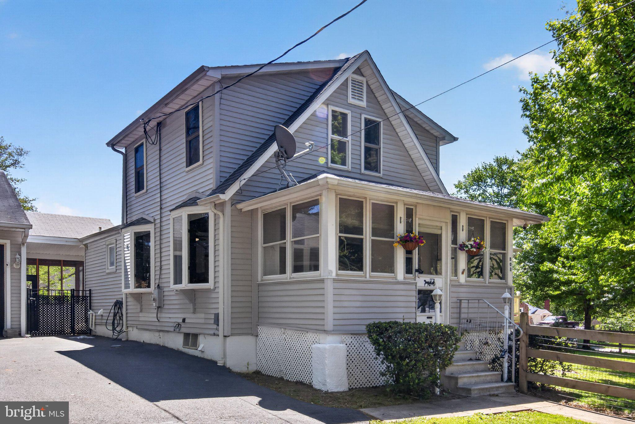 803 WOODLAND AVENUE