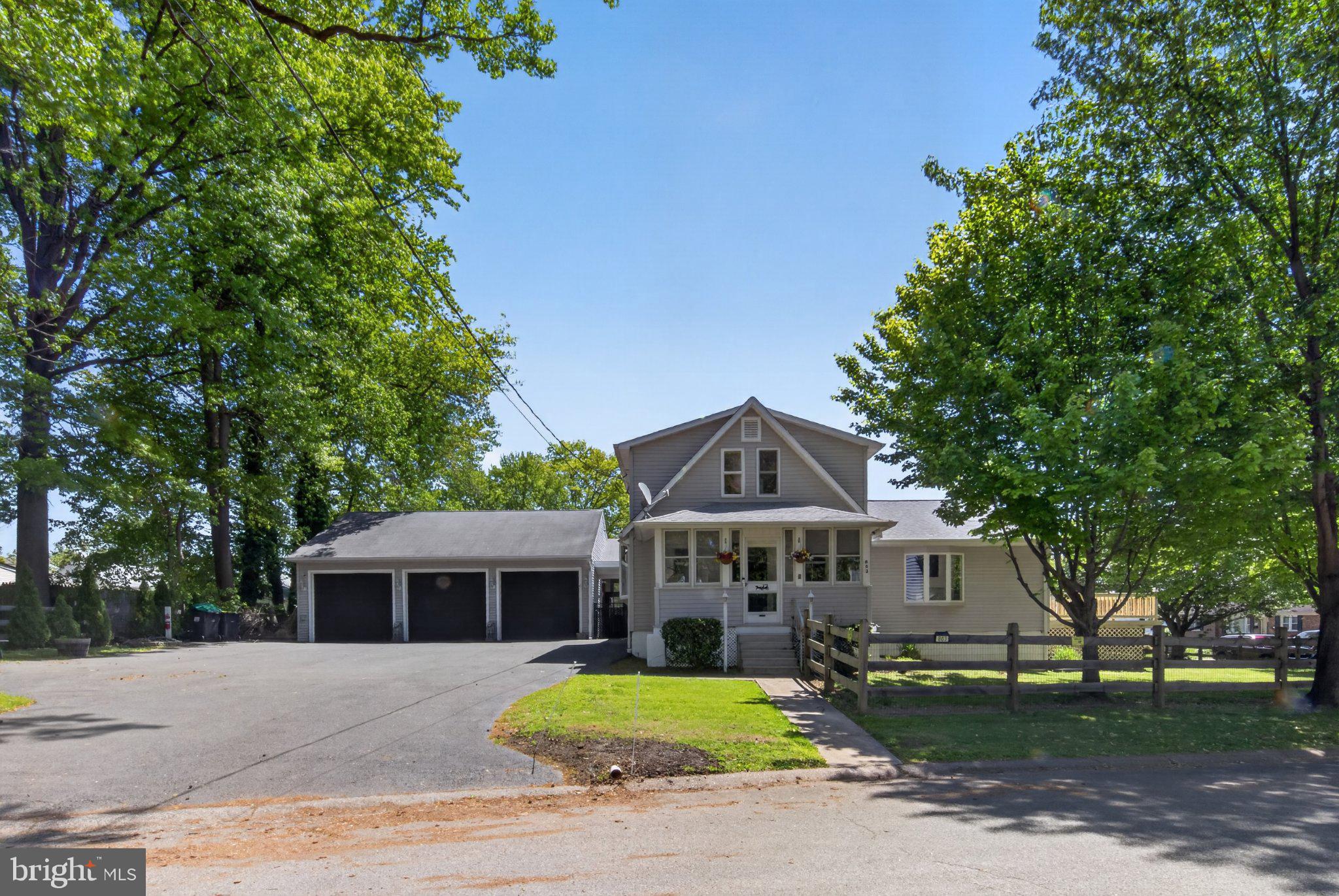 803 WOODLAND AVENUE