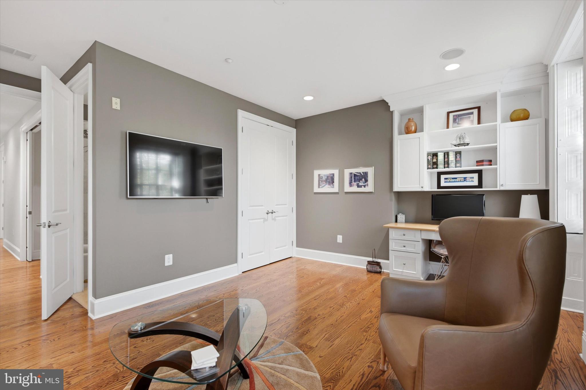 WASHINGTON SQ WEST - Residential