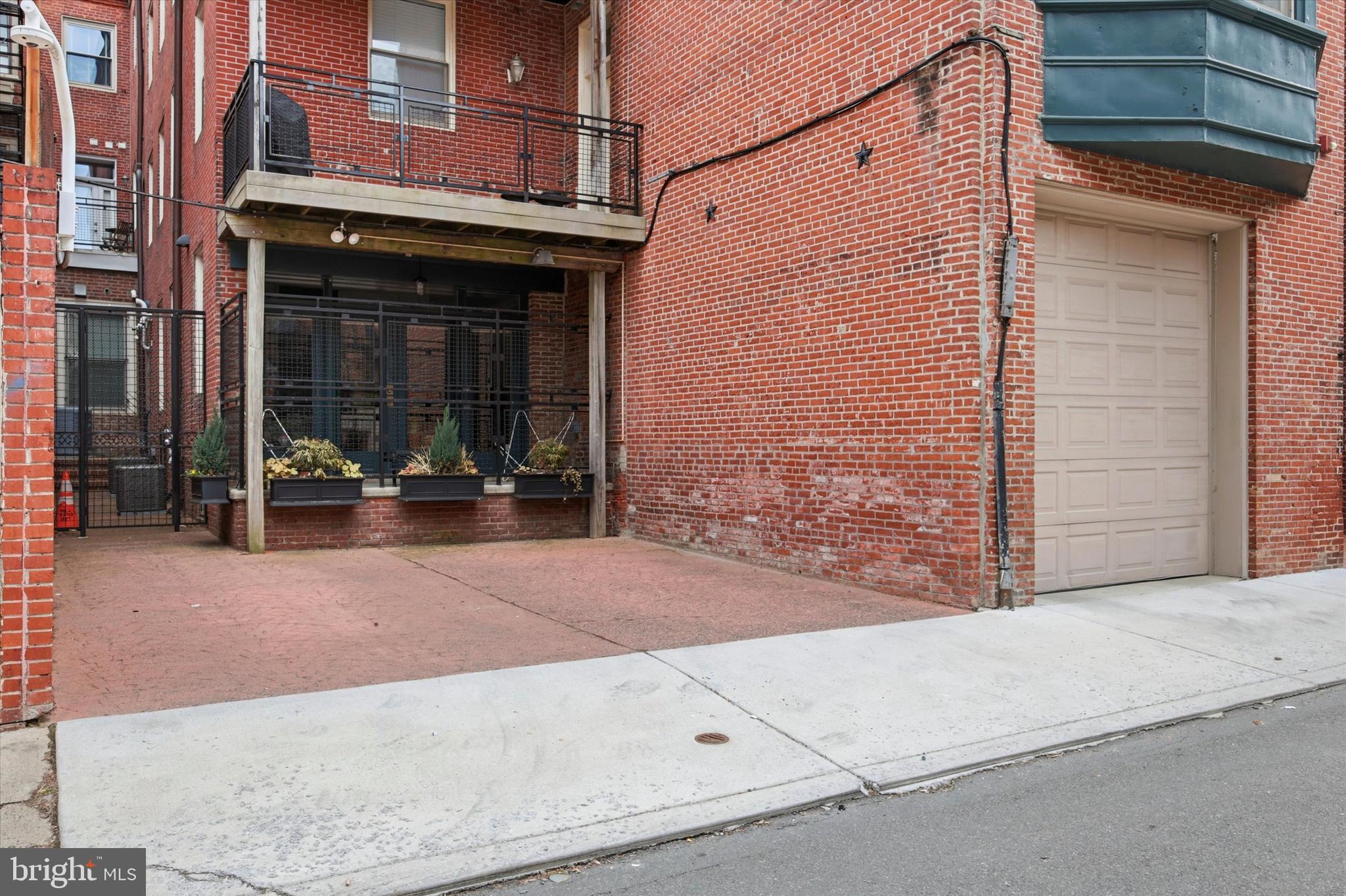 WASHINGTON SQ WEST - Residential