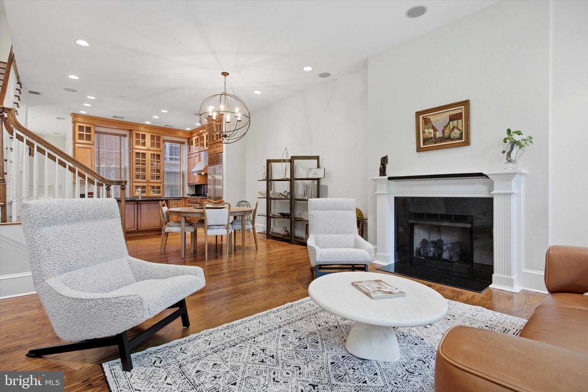 WASHINGTON SQ WEST - Residential