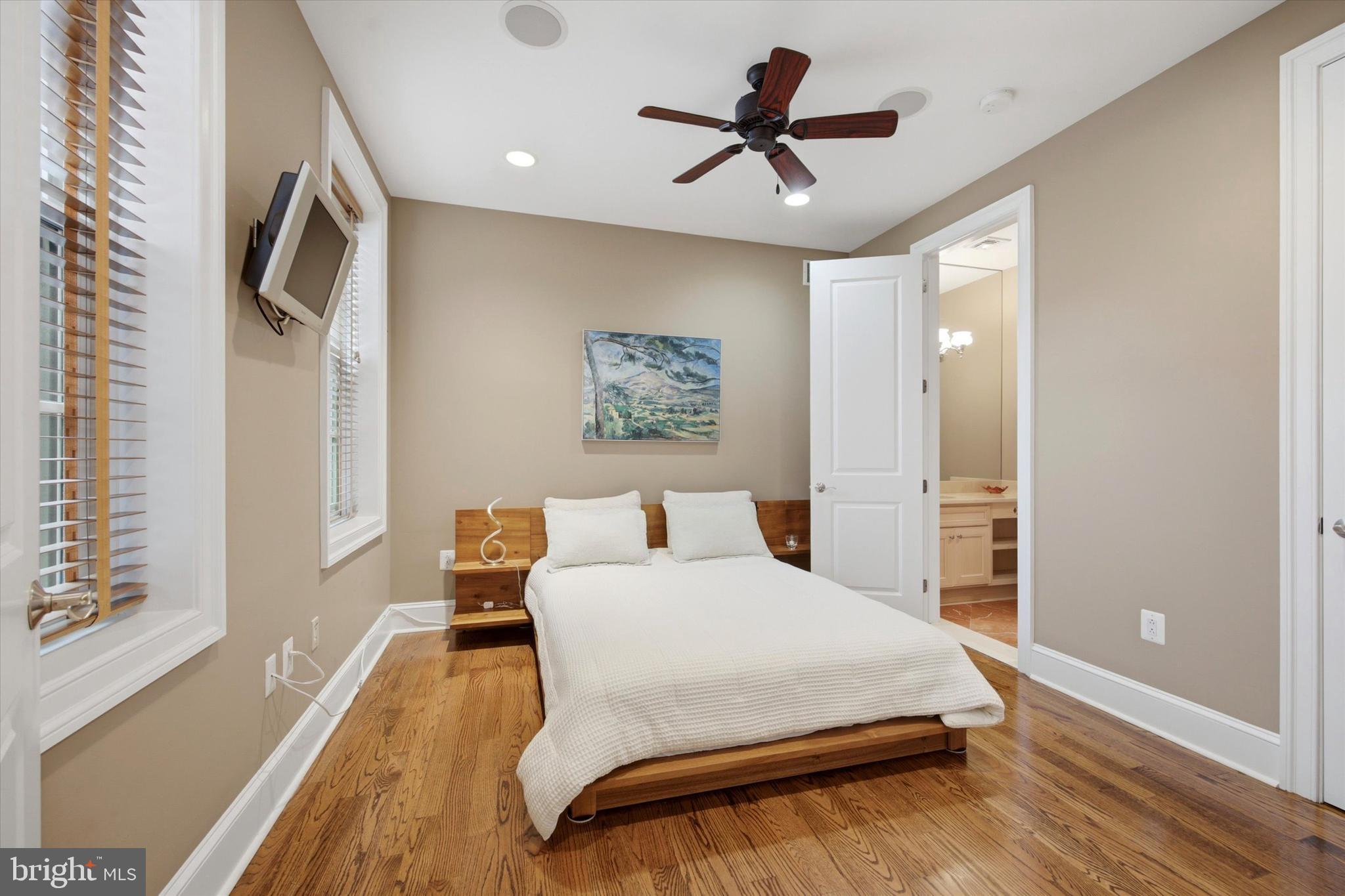 WASHINGTON SQ WEST - Residential