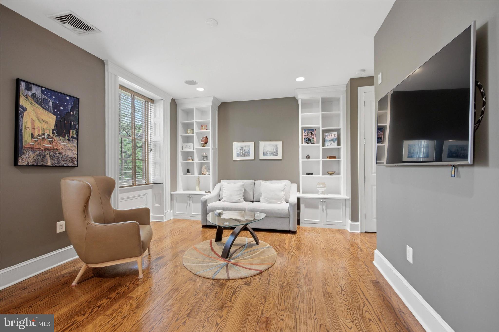 WASHINGTON SQ WEST - Residential