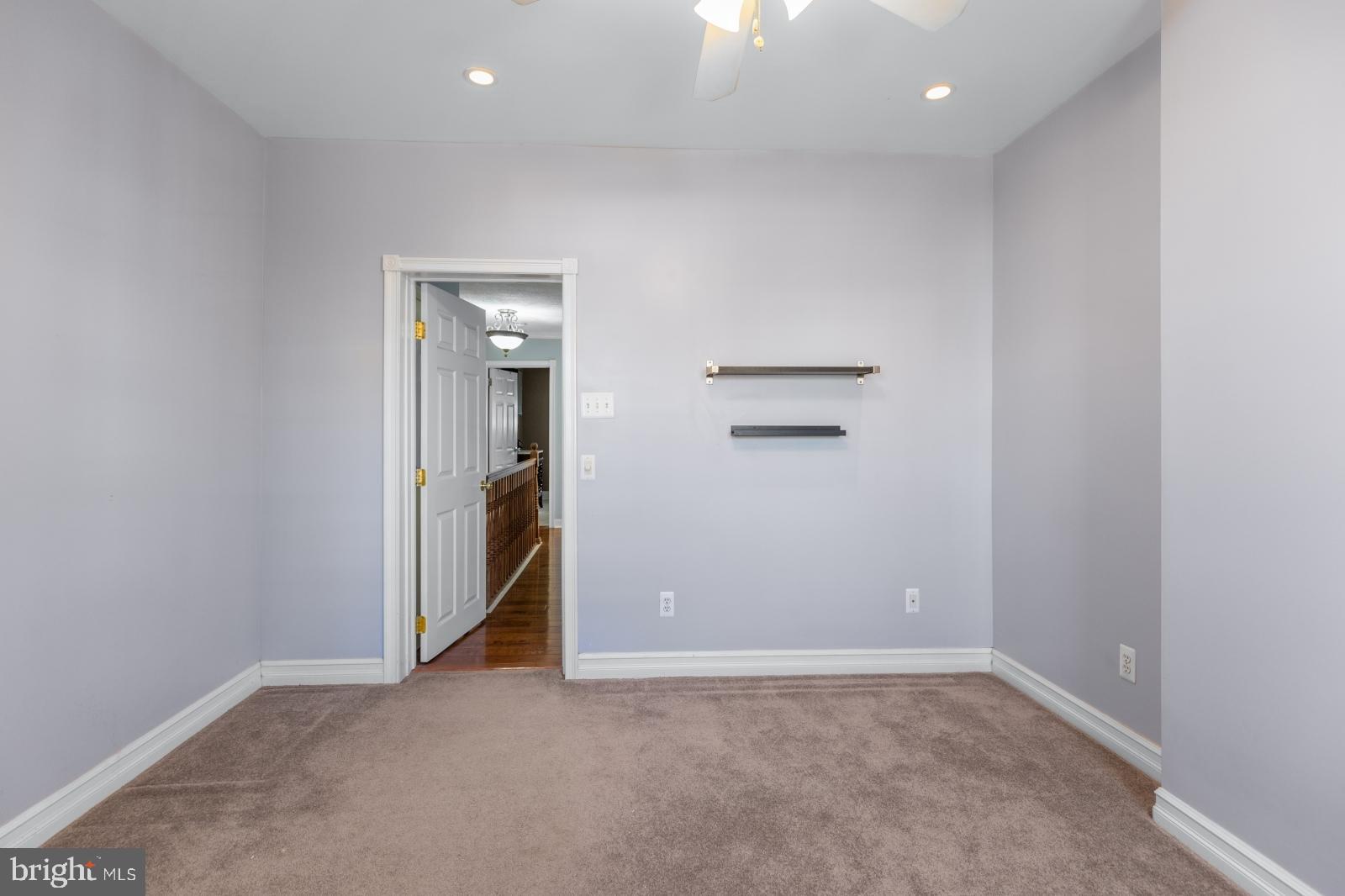 PORT RICHMOND - Residential Lease