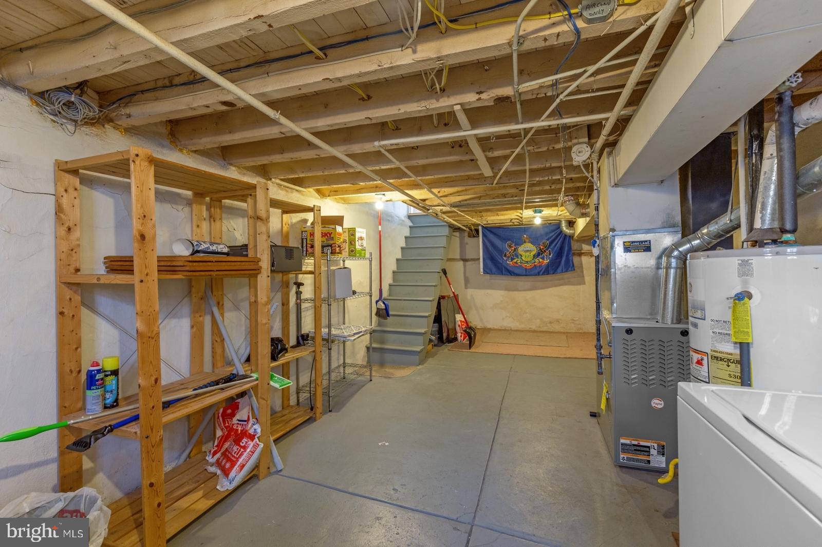 PORT RICHMOND - Residential Lease