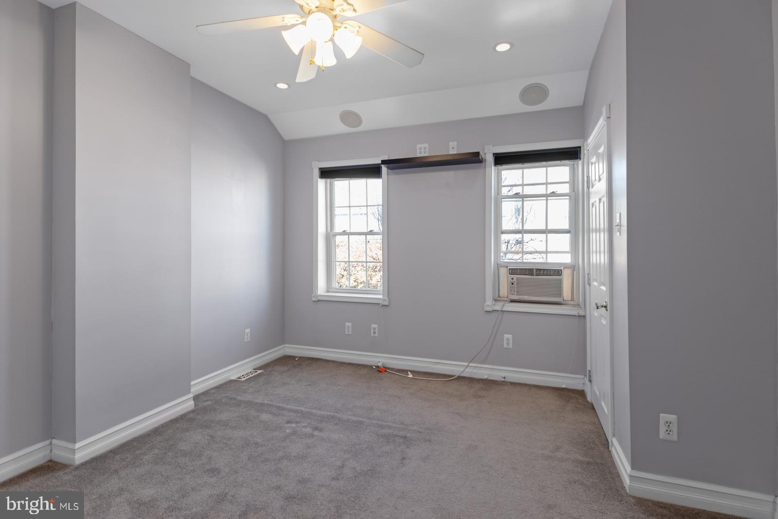 PORT RICHMOND - Residential Lease