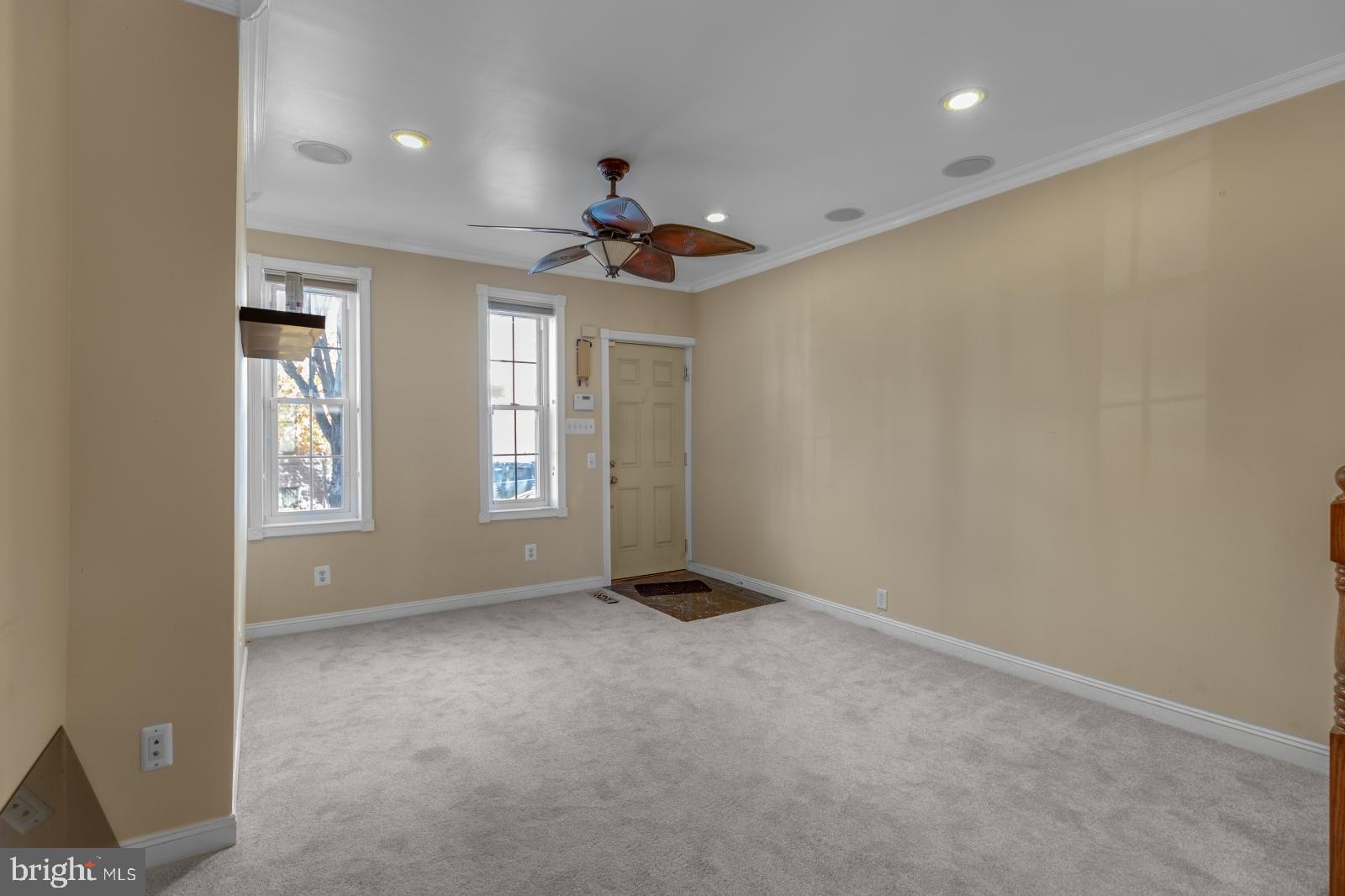 PORT RICHMOND - Residential Lease