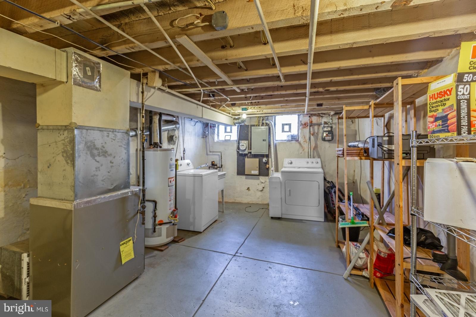 PORT RICHMOND - Residential Lease
