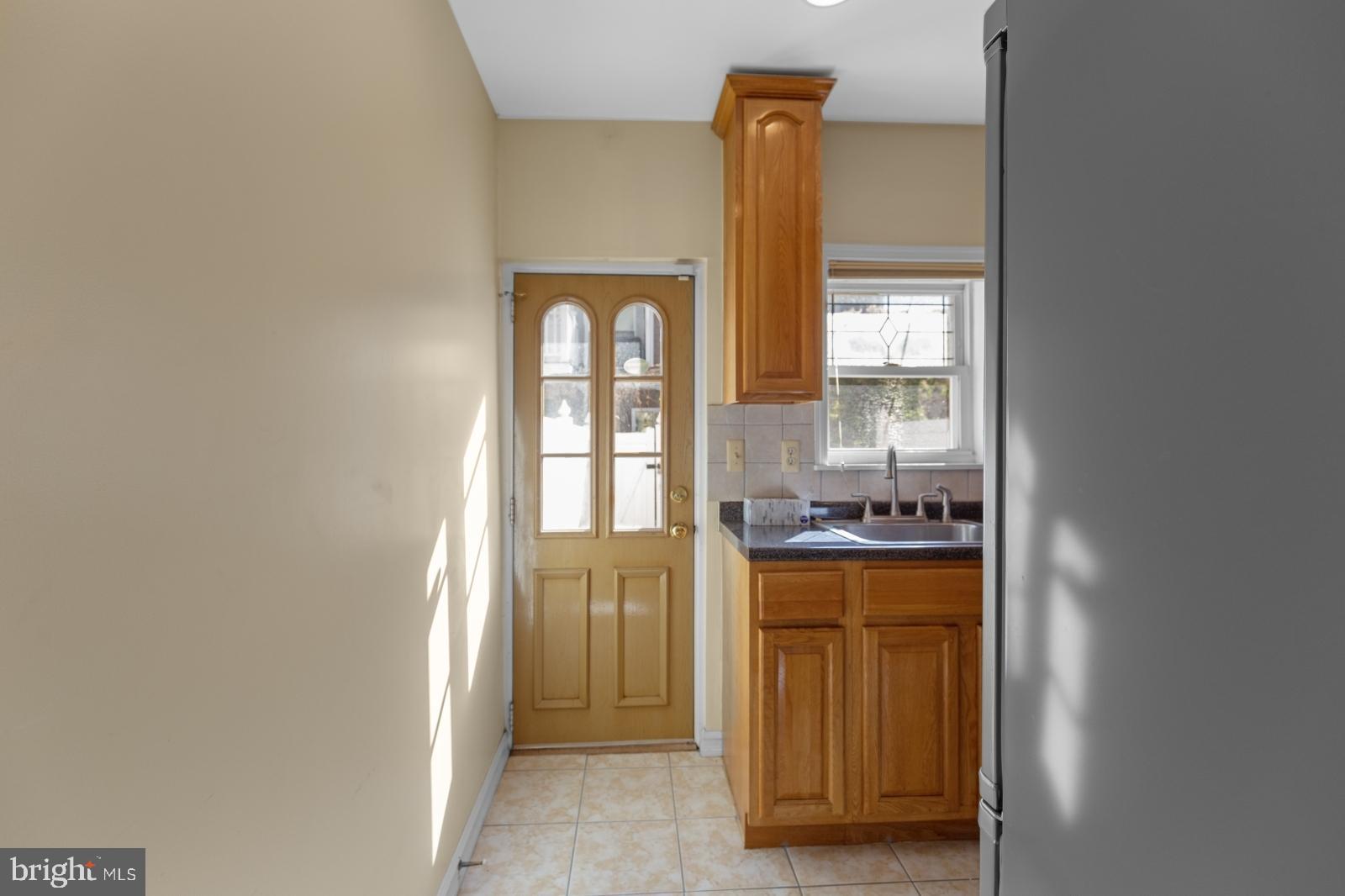 PORT RICHMOND - Residential Lease