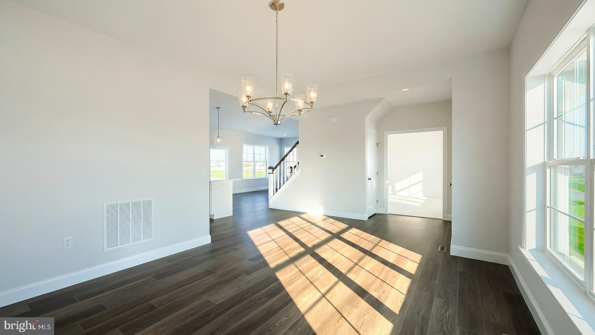 SUMMER LAYNE - Residential