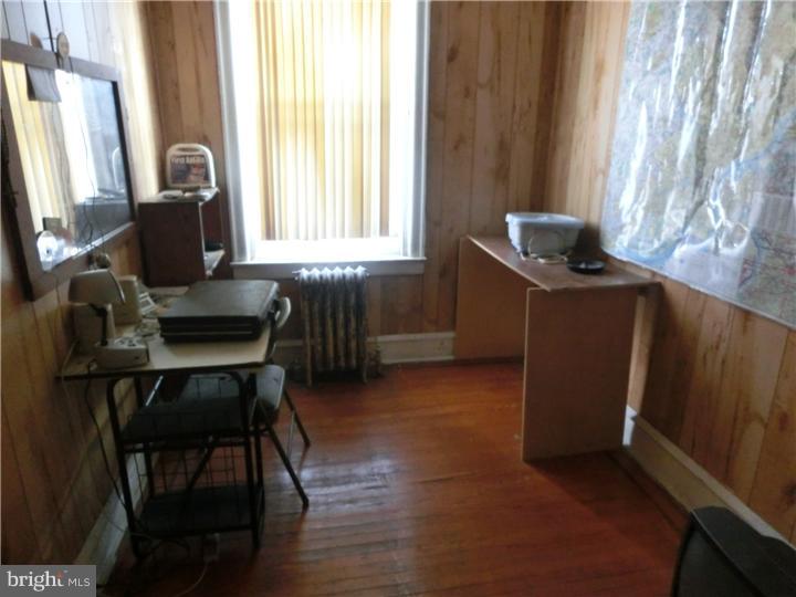 PHILADELPHIA (SOUTHWEST) - Residential