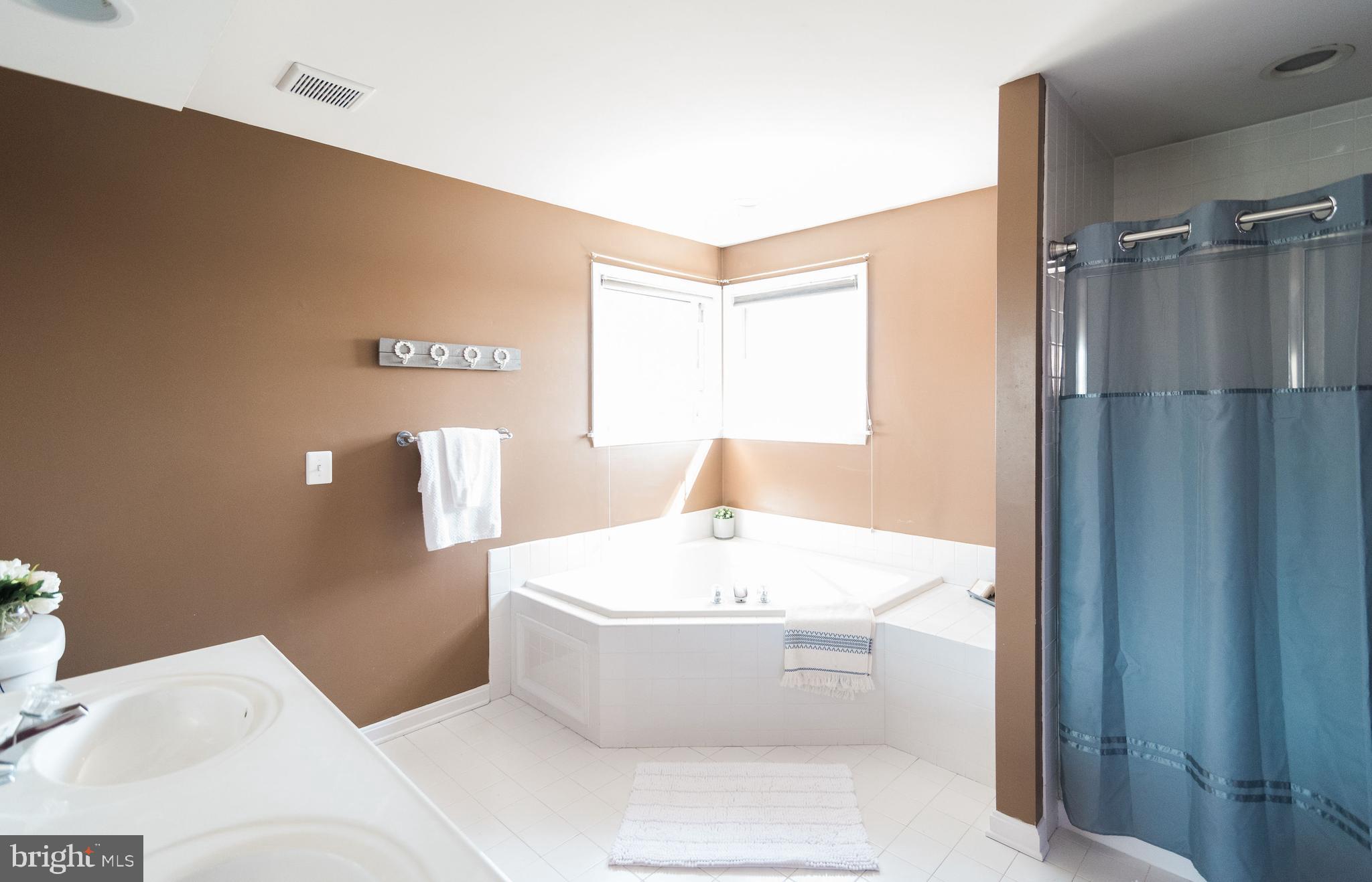 NORTH FOREST - Residential