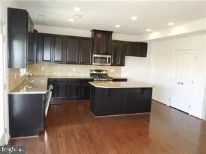 Hockessin, Delaware 19707, United States, 3 Bedrooms Bedrooms, ,3 BathroomsBathrooms,Residential,Active,138500