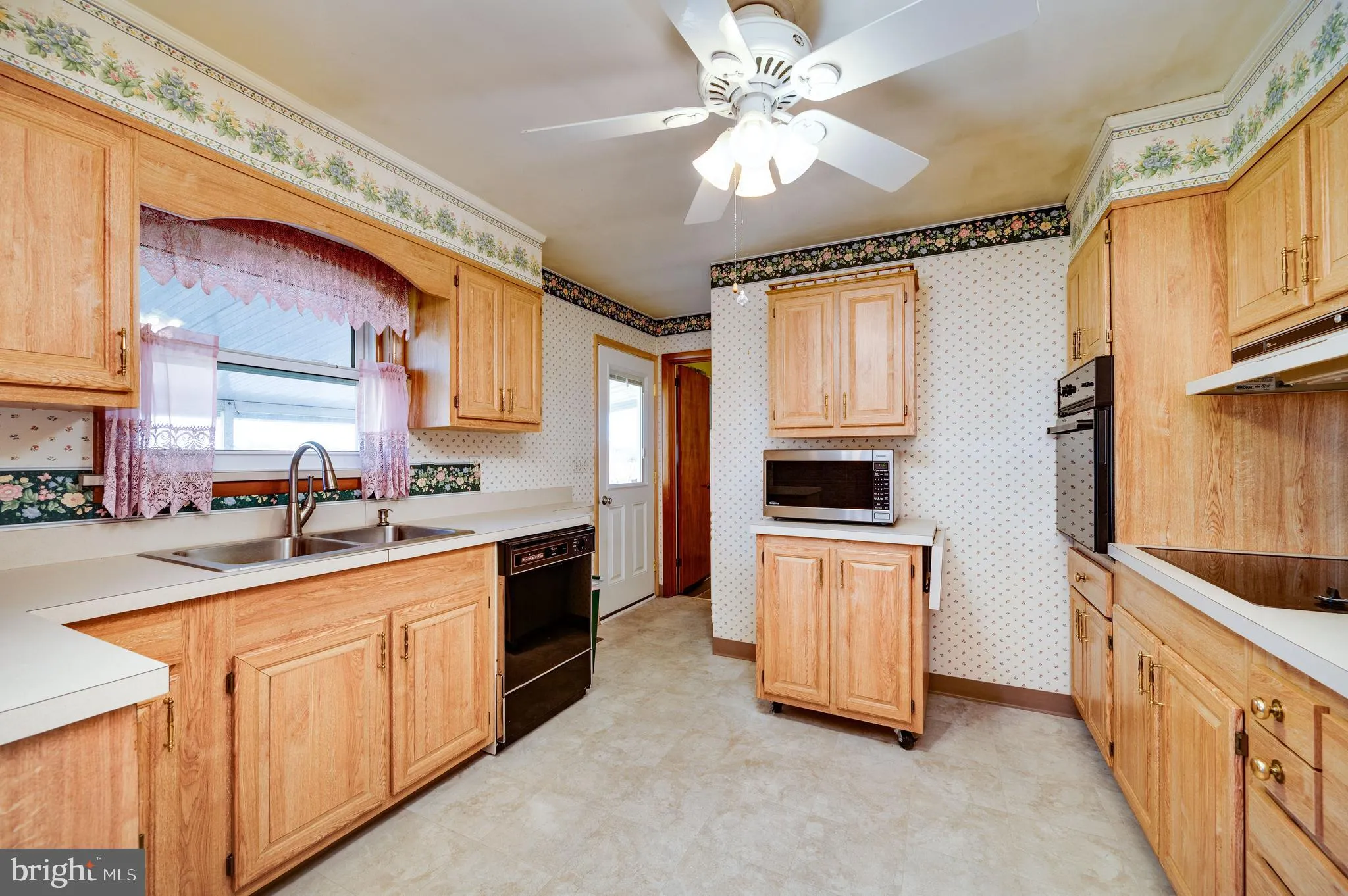 Kutztown, Pennsylvania 19530, United States, 3 Bedrooms Bedrooms, ,2 BathroomsBathrooms,Residential,Active,249937