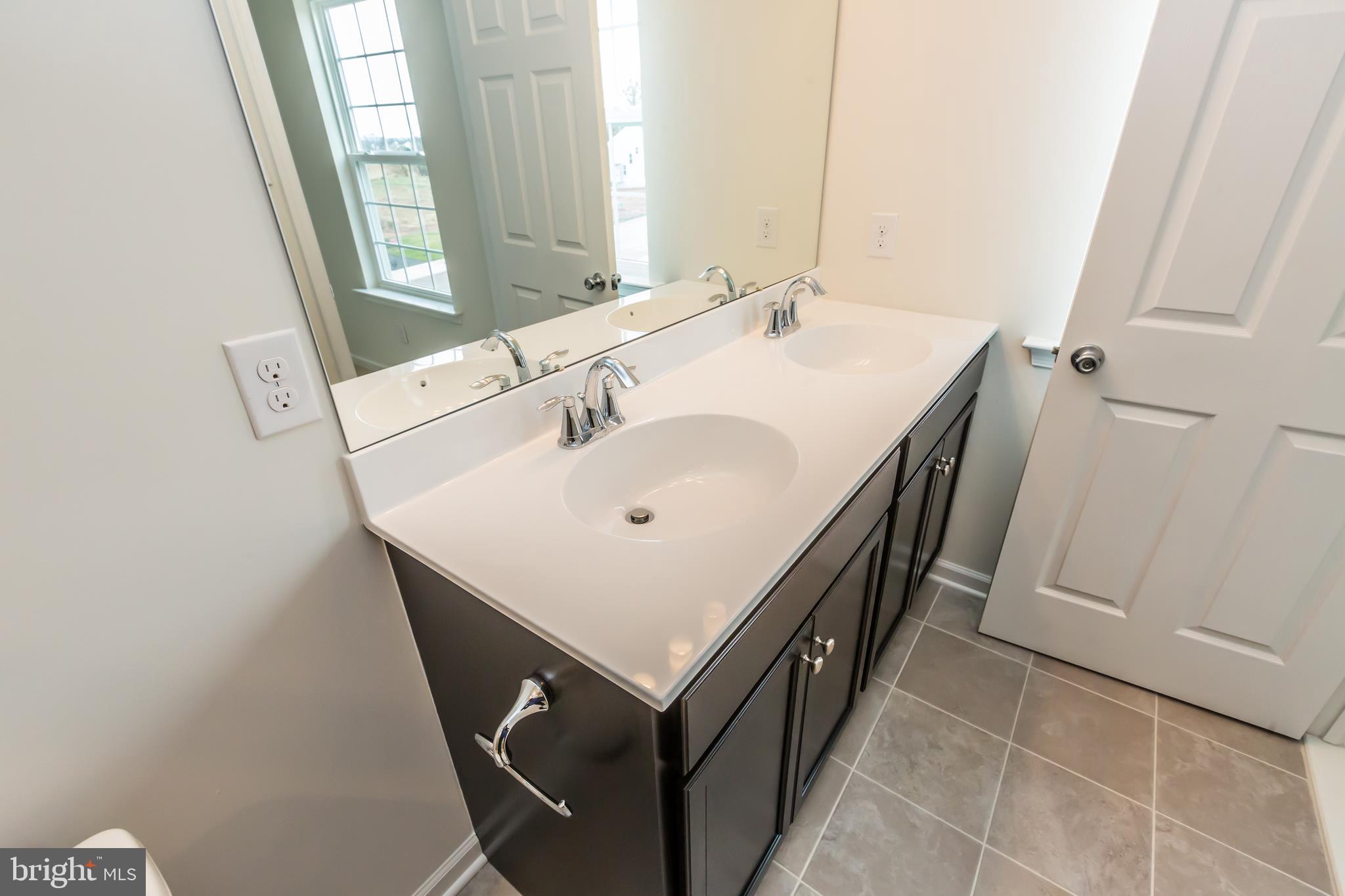 ENCLAVE AT RIDGEWOOD - Residential