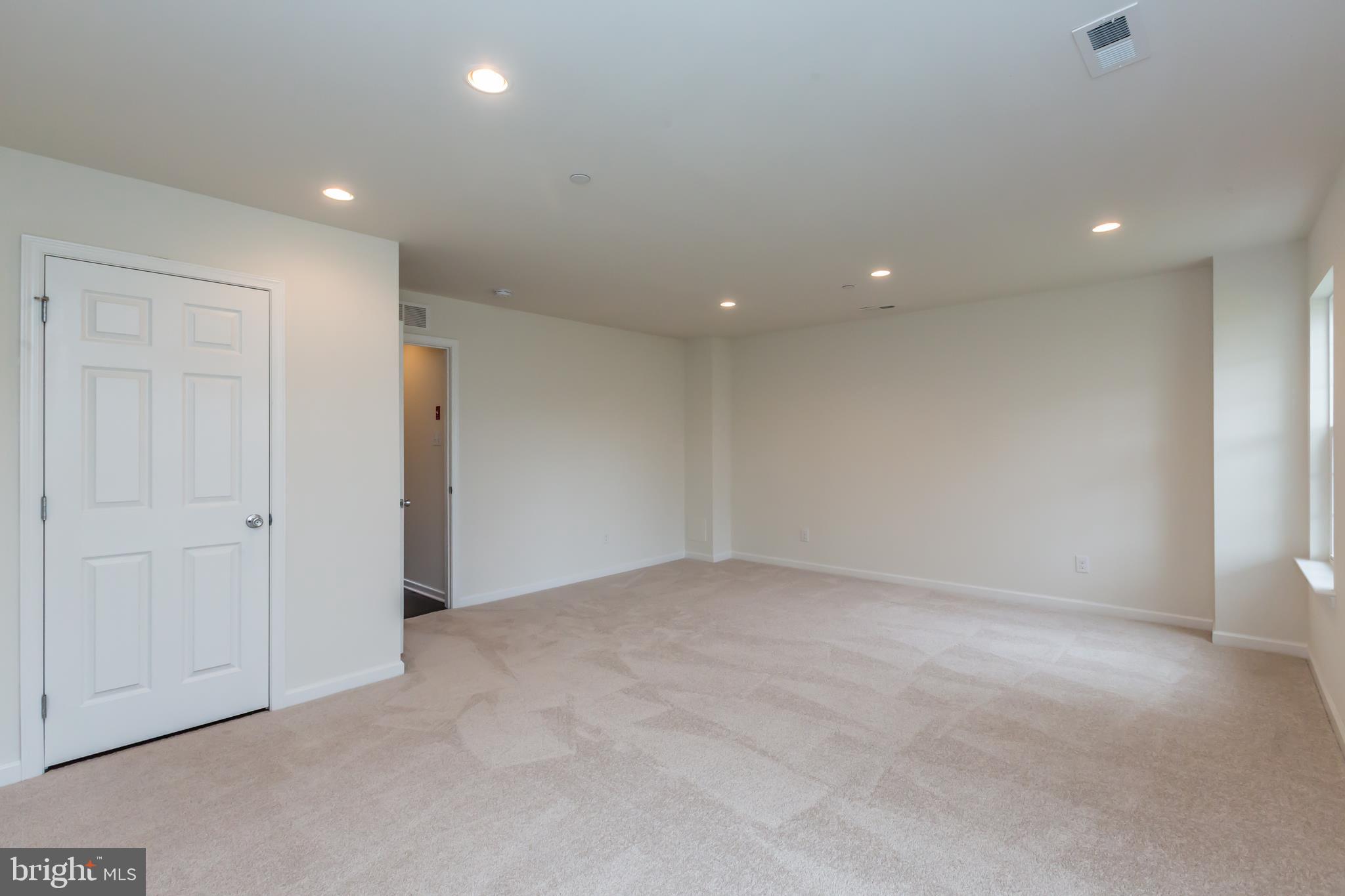 ENCLAVE AT RIDGEWOOD - Residential