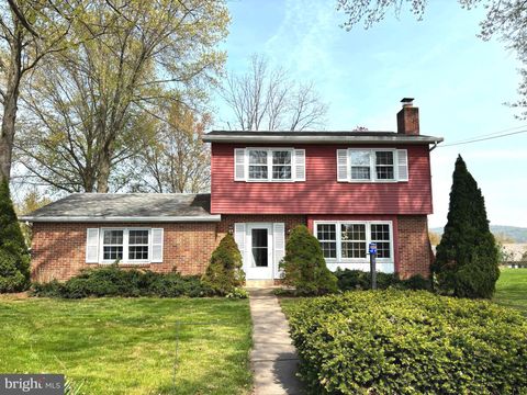 90 REINHOLDS ROAD REINHOLDS PA 17569