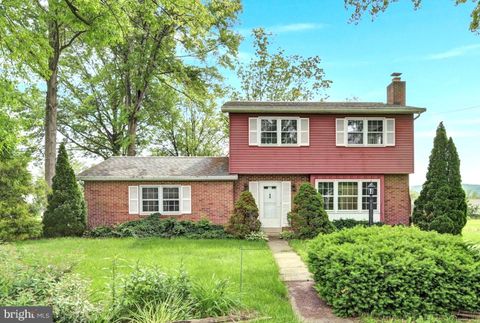 Photo of 90 Reinholds Road, REINHOLDS, PA 17569 (MLS # PALA2068544)