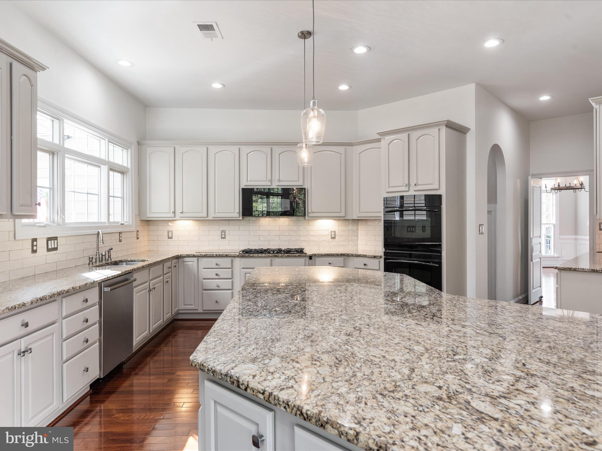 LANSDOWNE ON THE POTOMAC - Residential