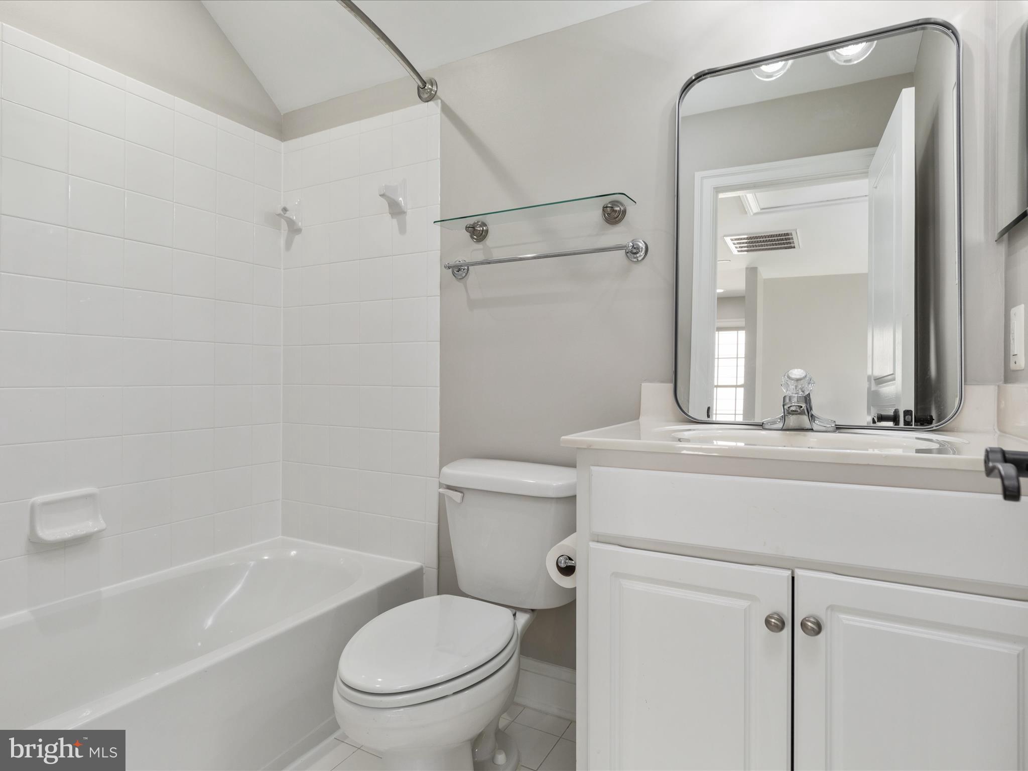 LANSDOWNE ON THE POTOMAC - Residential