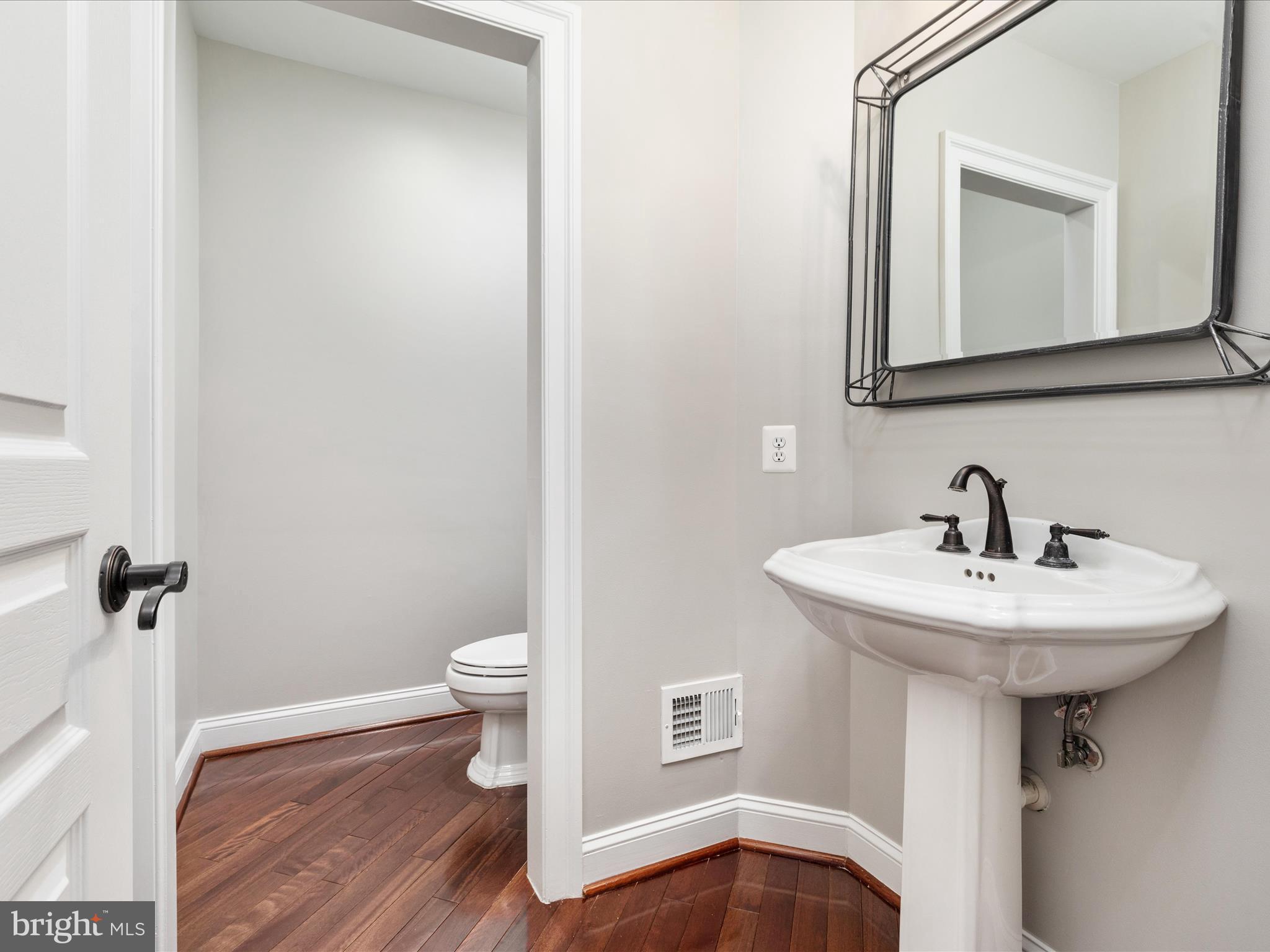 LANSDOWNE ON THE POTOMAC - Residential