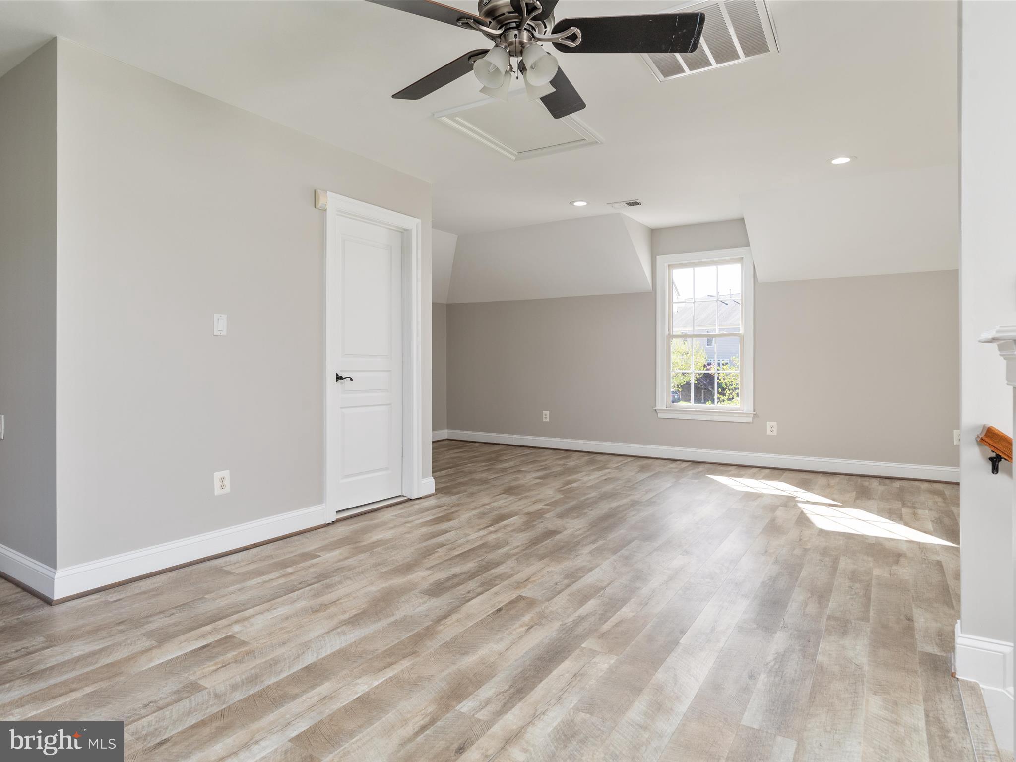 LANSDOWNE ON THE POTOMAC - Residential